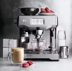 Cafetera Eléctrica Espresso con Pantalla Táctil Programable BES880BSS, Sistema de Preparación para Uso en Exteriores, Hogar y Hoteles, en Español, 3 Años de Garantía - Product Image 2