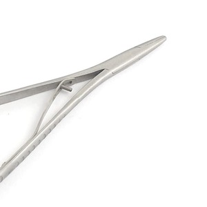 Pinzas Portaagujas Mathieu de Acero Inoxidable de Alta Calidad, 170 mm, 6.3/4, Uso Hospitalario, Certificación CE - Product Image 6