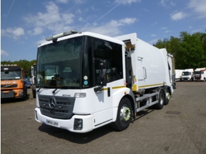 Camion Mercedes ECONIC d'occasion - Product Image 3