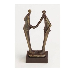 Sculpture moderne en fonte d'aluminium créée comme un accent sculptural pour les environnements de vie contemporains sophistiqués - Product Image 1