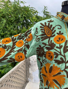 Belle veste en velours pour femme avec broderie florale Work Girl's Suzani Jacket for Party Wear - Product Image 3