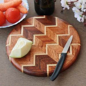 Planche à découper en bois à motif chevron écologique personnalisée, anti-bactérienne et antidérapante, pour usage en cuisine, vente en gros - Product Image 5