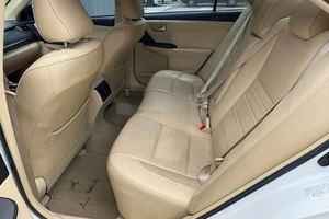 2015 Toyota Camry XLE V6 berline utilisé intérieur en cuir foncé boîte de vitesses automatique 4L Turbo moteur R17 jantes en alliage arrière électrique - Product Image 4