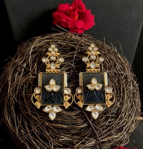Pendientes tradicionales indios de lujo para mujer, joyería de moda chapada en oro elegante para bodas y otras ocasiones especiales - Product Image 4