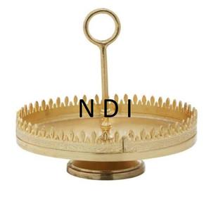 Soporte de pastel multinivel decorativo de estilo moderno, personalizado, con acabado dorado para celebraciones de bodas y compromisos. - Product Image 1