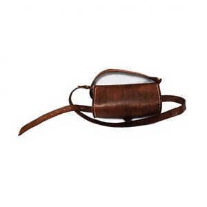 Bolso Bandolera Estilo Vintage Moroccan Soul con Decoración de Remaches y Cierre de Solapa, Cuero Genuino para Mujer - Product Image 4