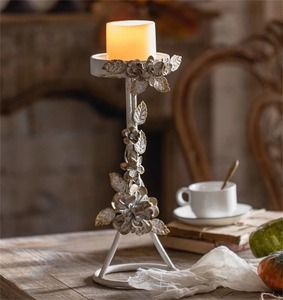 Porte-bougie en bois et en métal, design floral avec support à poignée blanche, pour la décoration de la maison, présentoir de table, organisation de fête, en provenance d'Inde - Product Image 6