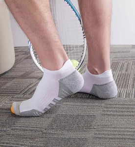 Calcetines deportivos personalizables para hombre con bordado antisuciedad, calcetines atléticos tejidos de poliéster Spandex resistentes a enganches - Product Image 1