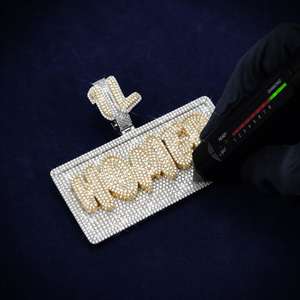 Pendentif et breloque personnalisés HOMER en or 14 carats avec moissanite, design unique - Product Image 4