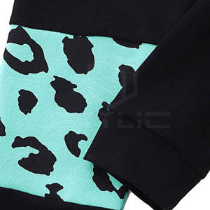 Vente en gros de sweat à capuche oversize de haute qualité pour femmes crop top personnalisé respirant sweats à capuche courts pour l'automne et l'hiver - Product Image 4