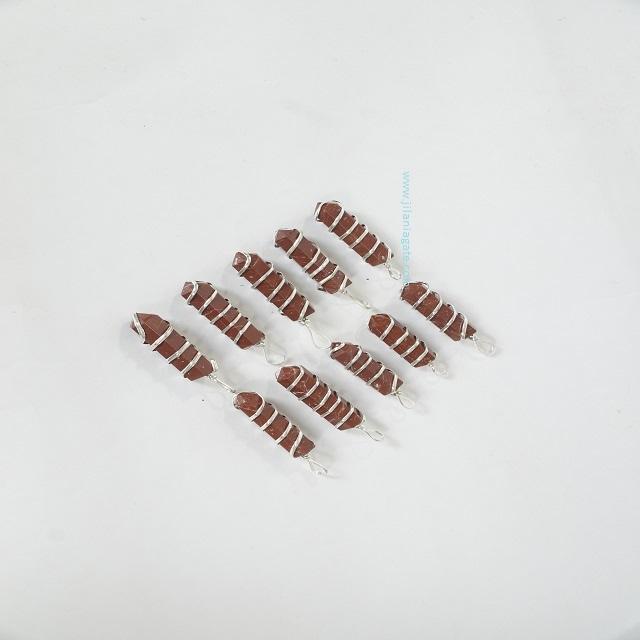 หินประดับสีแดง