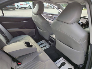 Sedán Premium Usado 2023, Transmisión Automática, Interior de Cuero, Rines R18, Tracción Delantera, Buen Estado - Product Image 2