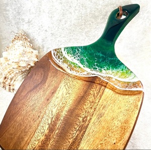 Última tabla de cortar de madera cuadrada para el hogar de estilo ecológico, patrón de resina de olas del océano, tabla de queso de resina, manijas curvas, bloques de cortar - Product Image 1