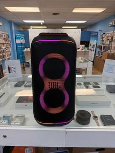 Altavoz Portátil para Fiestas PartyBox Club 120 de Buena Calidad con 2 Micrófonos Inalámbricos y 3 Años de Garantía - Product Image 3