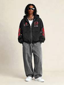 Sweat-shirt ample pour homme, coupe décontractée, tissu épais, style streetwear, pour un look décontracté et une mode moderne. - Product Image 6