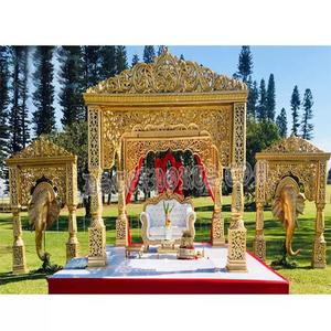 Mandap Dorado Único para Bodas Hindúes al Aire Libre, Nuevo Modelo de Mandap Indio para Bodas, Decoración con Sillas, Tendencia en Jardines Hermosos en EE. UU. - Product Image 1