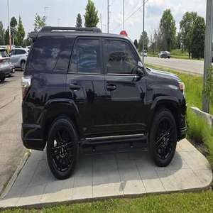 Toyota 4 Runner d'occasion Automatique assez utilisée Meilleur prix Frais et propre Conduite à gauche et à droite Pas d'accident dans le passé - Product Image 6