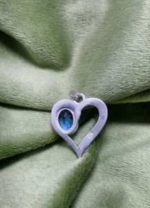 Meilleur pendentif en argent sterling 925 avec tanzanite en forme de cœur, bijoux romantiques de guérison, design floral, bijoux unisexe, cadeau - Product Image 5