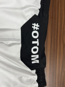 กางเกงขาสั้นสำหรับต่อสู้ไมโครสเตรชท์ MMA แบบพรีเมี่ยมผ้าไมโครสเตท์ออกแบบโลโก้ได้ตามต้องการ - Product Image 4