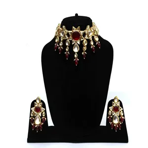 Parure de bijoux de luxe pour femme, collier ras-du-cou, boucles d'oreilles et Maang Tikka en zircon polki marron, plaqué or, forme XOXO - Product Image 1