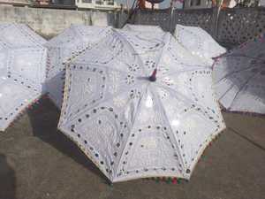 ร่มสีขาวตกแต่งงานแต่งงานของชาวอินเดียร่มบังแดดสไตล์วินเทจ mehendi Sangeet dholki - Product Image 3