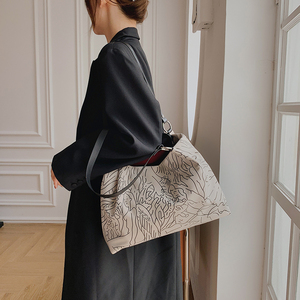 Borsa Sottospalla con Motivo Artistico di <span class=keywords><strong>Design</strong></span>, Nuova Collezione - Product Image 2