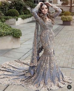 Robe de trail longue de mariage pakistanais chic avec broderie sur mesure robe de mariée sirène robe de mariée de haute qualité - Product Image 1