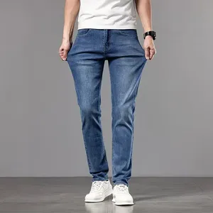 Pantalones vaqueros ajustados con bordado elástico a la moda, Vaqueros ajustados con agujeros rotos para hombre - Product Image 3