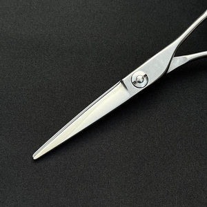 Ciseaux de coiffeur professionnels en acier inoxydable sur mesure pour salons et outil de beauté de Style de revêtement de papier de coupe de cheveux - Product Image 5