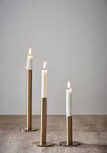 Elegante soporte cónico de metal redondo adecuado para cenas con velas e ideas de Decoración de mesa romántica - Product Image 5