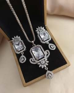 Conjunto de Joyería de Moda al por Mayor 2026, Collar y Aretes de Acero Inoxidable con Circonita de Colores para Mujer, Joyería Artificial para Bodas y Fiestas - Product Image 5