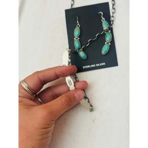 Ensemble collier et boucles d'oreilles Pearline Spencer Kingman en turquoise et argent sterling pour les occasions de cadeaux - Product Image 5