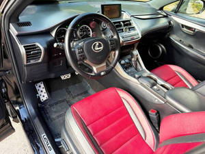 Lexus NX 2016 Usado, Volante a la Izquierda - Product Image 2