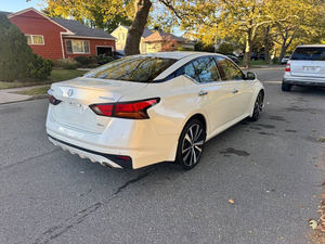 Nissan Altima 2.5 Platinum AWD Blanco Sedán 2019 Usado en Excelentes Condiciones, Transmisión Continuamente Variable, 182 HP, 2.5L, 14, en Venta - Product Image 5
