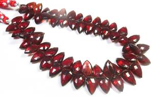 High Quality 9-Strand 10.5-13mm Natural <b>African</b> Garnet Gems Mozambique Faceted Beads Fancy Shield Beads 100% Natural Garnet - Product Image 3