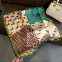 Pañuelo Cuadrado para Mujer con Estampado a Cuadros de 70cm, Accesorio de Moda Suave, Ligero y Elegante, Versátil para el Cuello