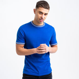 Vente en gros T-shirt Slim Fit décontracté avec bordure contrastée pour hommes T-shirts personnalisables de couleur unie vierge personnalisée - Product Image 4