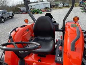 รถแทรกเตอร์ในฟาร์มขนาดกะทัดรัดมือสองพร้อม Kubota รถแบคโฮตักดิน LA844ส่วนประกอบกระปุกเกียร์เครื่องยนต์จากสหรัฐอเมริกา - Product Image 2