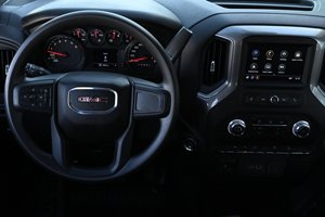 GMC Sierra 1500 Pro 4WD Crew Cab 2023 Usada en Buen Estado - Product Image 4