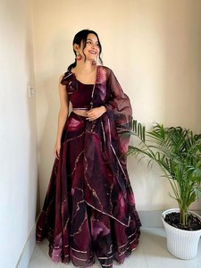 Vente chaude Readymade Designer indien Lehenga Choli avec impression numérique Dupatta avec motif écrasé - Product Image 3