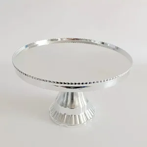 Support à gâteau en métal fait main de luxe, élégant plateau de service pour desserts, idéal pour les événements et les réceptions - Zahid Exports, moule en résine époxy - Product Image 1