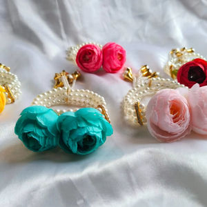 100 Uds pulsera ajustable de flores de peonía Sangeet Haldi Mehndi Ganey Ganaas Mehndi Mayoon, regalos Sangeet, regalos nikah, favores dholki - Product Image 1