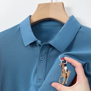 T-shirt de polo confortable haut de gamme pour hommes pour l'été Motif solide avec logo intégré - Product Image 3