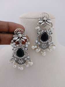 Conjunto de pendientes de caléndula de plata oxidada antigua Acabado lujoso Patrón único Latón Hecho Producto a granel Diseño personalizado - Product Image 6