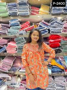 Ropa étnica india Algodón rubí con estampado digital Ropa casual corta Kurtis Fabricación india y precio al por mayor Kurtis Set - Product Image 3