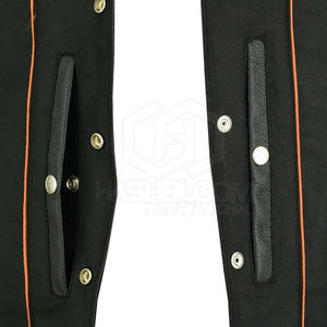 Chaleco de cuero informal con cuello en V para hombre de calidad con decoración de botones de logotipo transpirable listo para el invierno al aire libre impermeable uso razonable - Product Image 4