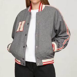 Nouvelle arrivée de vestes universitaires élégantes et célèbres pour femmes, vêtements d'hiver à la mode, vestes universitaires haut de gamme avec un bon design personnalisé - Product Image 3