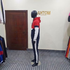 Trajes Deportivos con Capucha Unisex al por Mayor para Invierno, con Bolsillos Laterales, Ropa Deportiva de Poliéster, Traje Deportivo Personalizado Fabricado por Antom Enterprises - Product Image 2