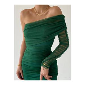 Abito da sera da donna in Tulle drappeggiato a manica singola Slim Fit lunghezza Midi colore verde colore - Product Image 1