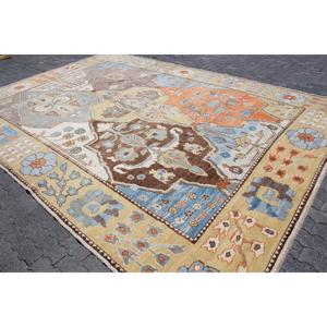 Alfombra Turca Extra Grande Ecológica de 10.3x14.4 pies, Alfombra Vintage de Lana Azul con Diseño de Patchwork, Base de Látex y Pelo Mediano - Product Image 2